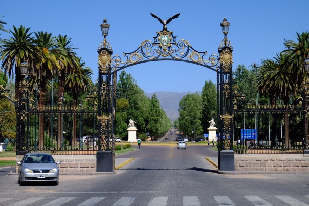 Entrada al Parque General San Martín