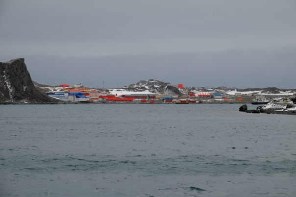 Base Frei, the biggest in Antarctica